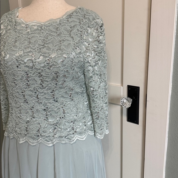 Alex Evenings Mint Green Lace Long Sleeve Dress tea length - Picture 5 of 5